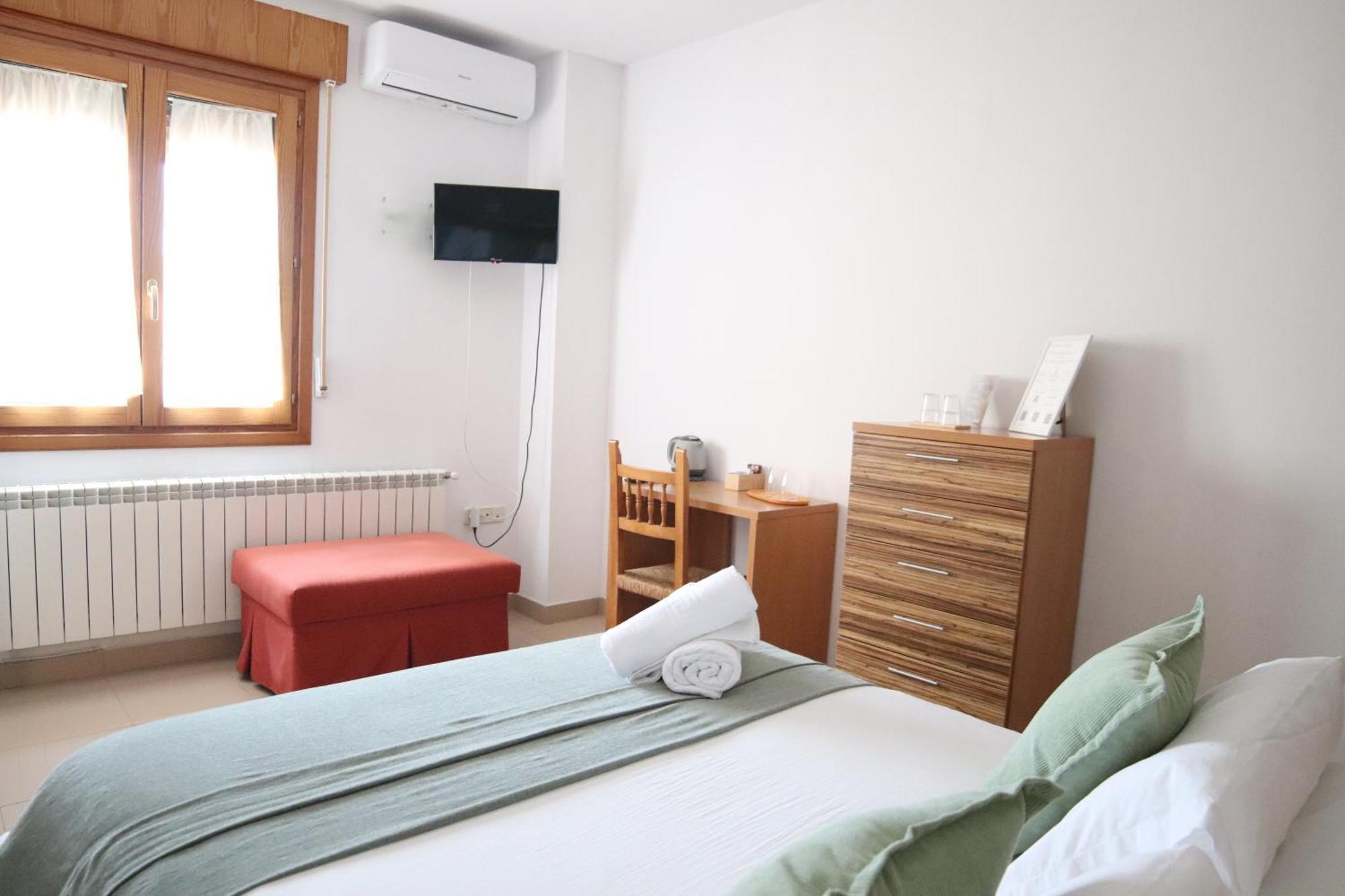 Hostal-Casa Rural Rosa-Nonna Siguenza Esterno foto