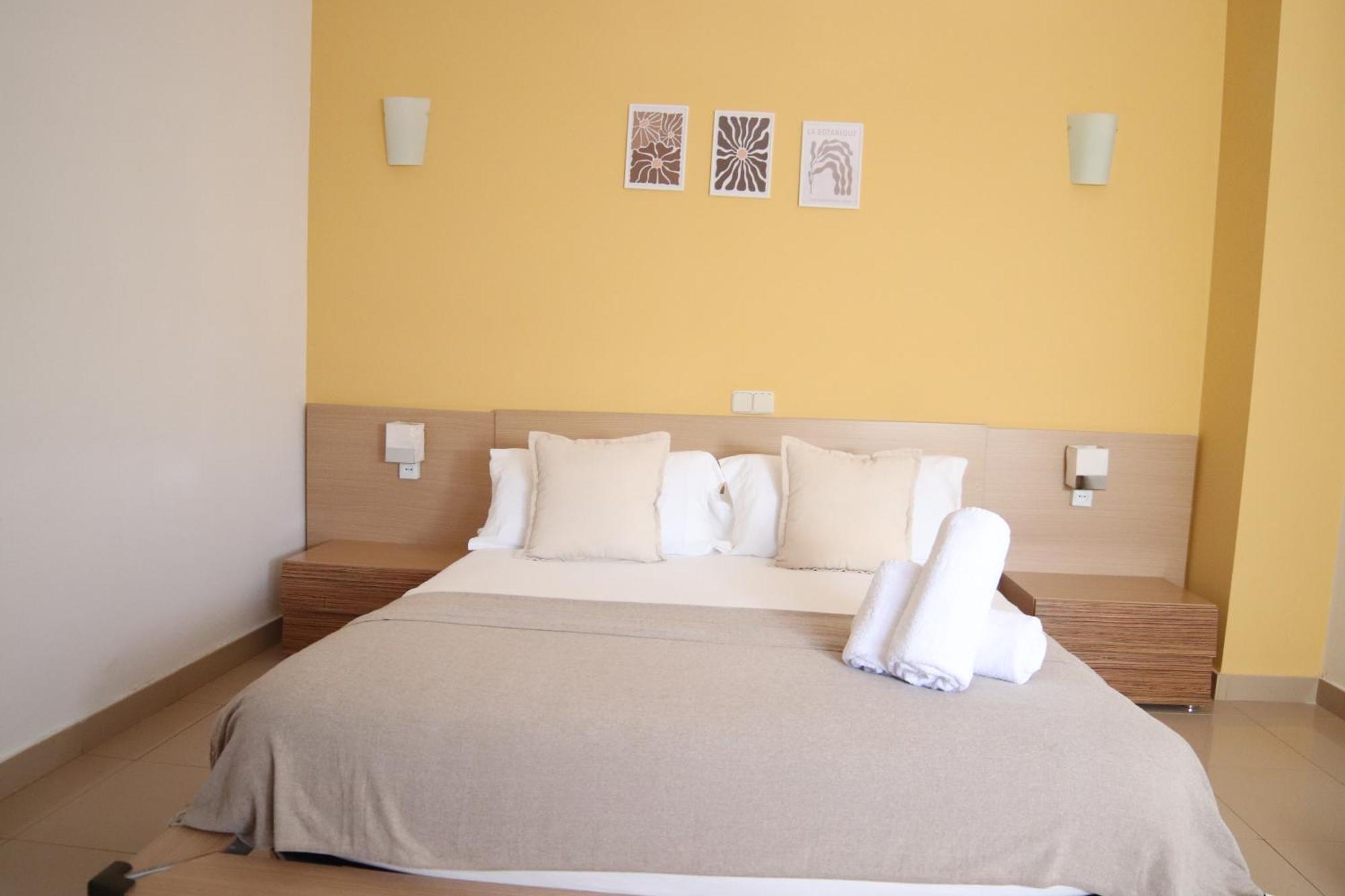 Hostal-Casa Rural Rosa-Nonna Siguenza Esterno foto